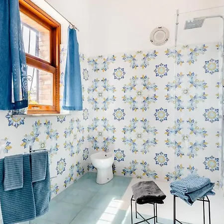 Isola Bella - Il Pescatore Guest house 3*