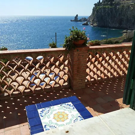 Isola Bella - Il Pescatore * Taormina